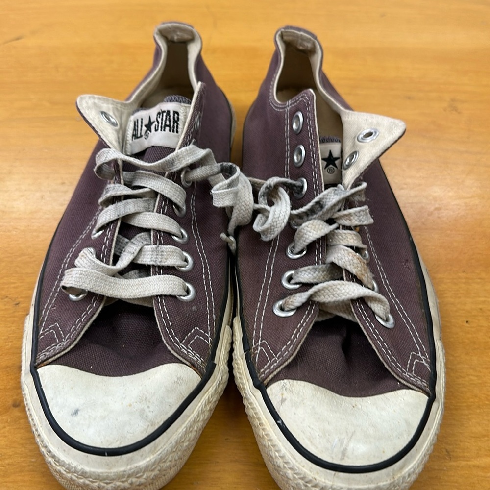 Vintage Converse sneakers Made in USA Purple size 8.5 Unisex